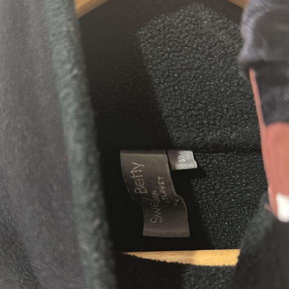 • Sweaty Betty • Freedom Athletic Thermal Black with Velvet Stripe Small Women’s - Picture 6 of 7